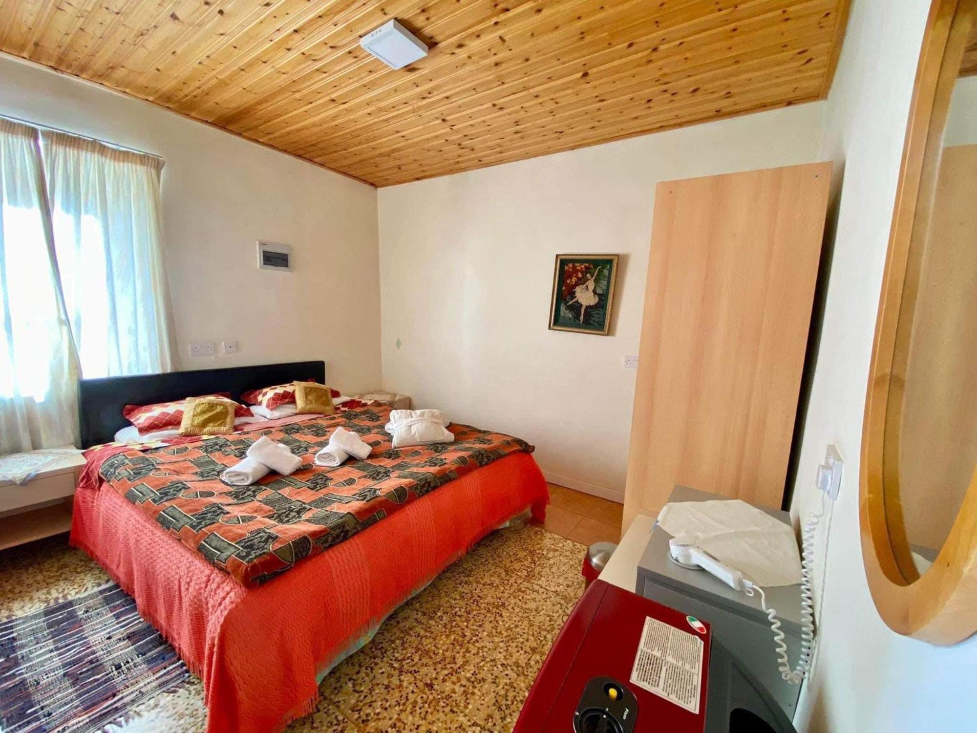 Saint Nicholas Heights Chakistra Luaran gambar